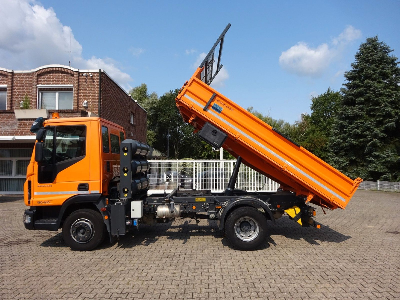 Iveco 120-210 MEILLER 3Skipper CNG GAS 4x2 - Camion basculantă: Foto 3 Iveco 120-210 MEILLER 3Skipper CNG GAS 4x2 - Camion basculantă: Foto 3