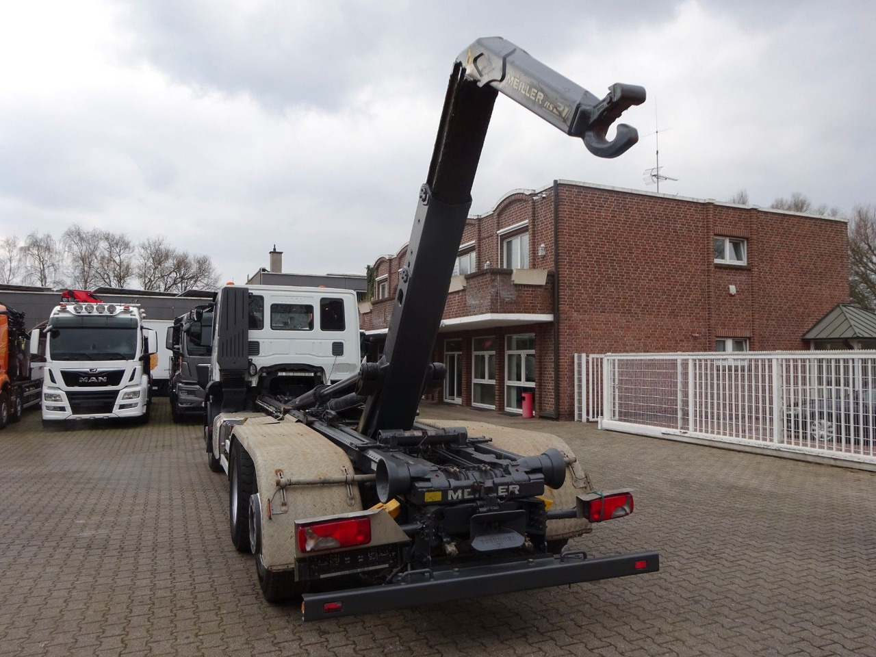 Iveco STRALIS 400 MEILLER Abroller Lift-Lenkachse 6x2 Iveco STRALIS 400 MEILLER Abroller Lift-Lenkachse 6x2 - Camion cu cârlig: Foto 5 Iveco STRALIS 400 MEILLER Abroller Lift-Lenkachse 6x2 Iveco STRALIS 400 MEILLER Abroller Lift-Lenkachse 6x2 - Camion cu cârlig: Foto 5