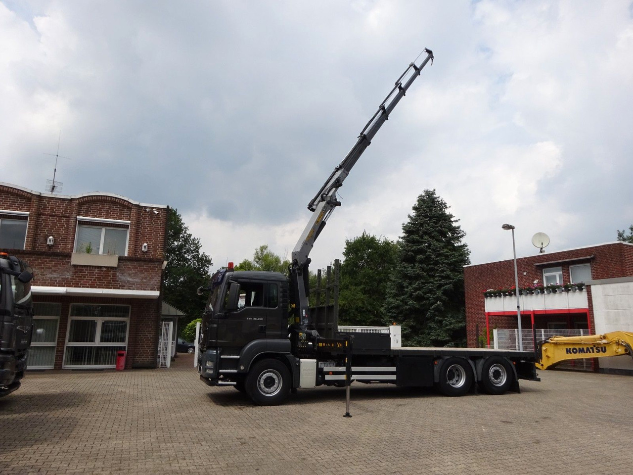 MAN 26.360 TGS Pritsche + PK 16502 Kran 6x2 - Camion cu macara: Foto 3 MAN 26.360 TGS Pritsche + PK 16502 Kran 6x2 - Camion cu macara: Foto 3