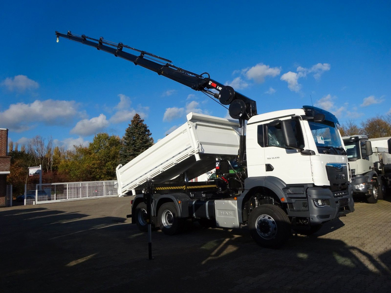MAN 33.430 6x6 3-SEITENKIPPER KRAN HIAB 228- 6HYDRO - Camion basculantă, Camion cu macara: Foto 4 MAN 33.430 6x6 3-SEITENKIPPER KRAN HIAB 228- 6HYDRO - Camion basculantă, Camion cu macara: Foto 4