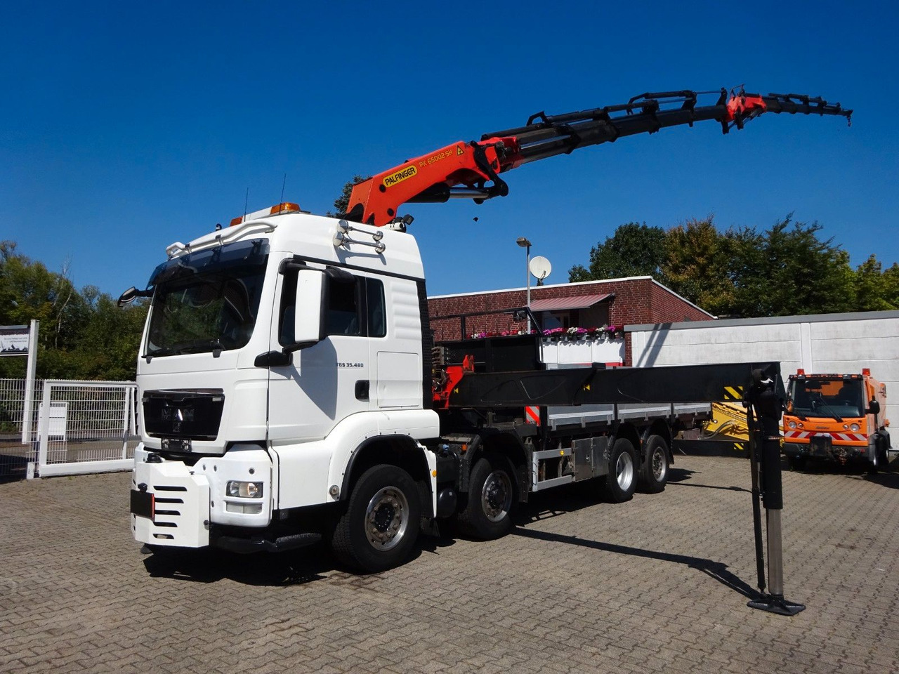MAN 35.480 HYDRO TGS Pritsche + PK 65002 Kran 8x2-4 - Camion cu macara: Foto 1 MAN 35.480 HYDRO TGS Pritsche + PK 65002 Kran 8x2-4 - Camion cu macara: Foto 1