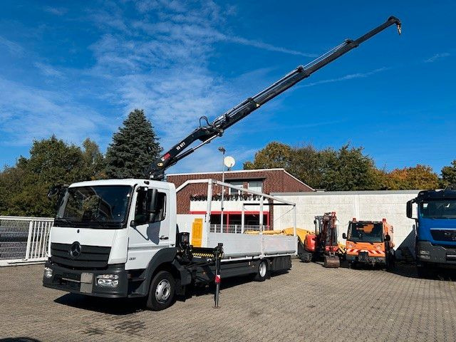 Mercedes-Benz 1221 Pritsche + HIAB XS077 ES 3 - 4x2 weiß - Camion platformă, Camion cu macara: Foto 1 Mercedes-Benz 1221 Pritsche + HIAB XS077 ES 3 - 4x2 weiß - Camion platformă, Camion cu macara: Foto 1