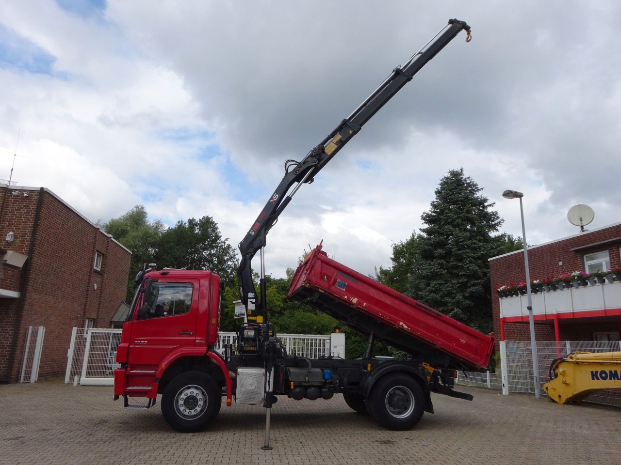 Mercedes-Benz 1833 Axor Meiller 3Skipper +HIAB 111 HIDUO +Funk - Camion basculantă, Camion cu macara: Foto 1 Mercedes-Benz 1833 Axor Meiller 3Skipper +HIAB 111 HIDUO +Funk - Camion basculantă, Camion cu macara: Foto 1