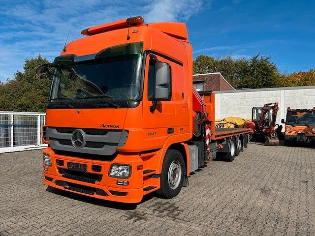 Mercedes-Benz 2541 Actros Plattform + FASSI Kran 6X2 - Camion cu macara: Foto 1 Mercedes-Benz 2541 Actros Plattform + FASSI Kran 6X2 - Camion cu macara: Foto 1