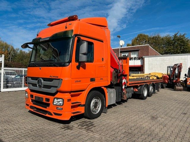 Mercedes-Benz 2541 Actros Plattform + FASSI Kran 6X2 - Camion cu macara: Foto 2 Mercedes-Benz 2541 Actros Plattform + FASSI Kran 6X2 - Camion cu macara: Foto 2