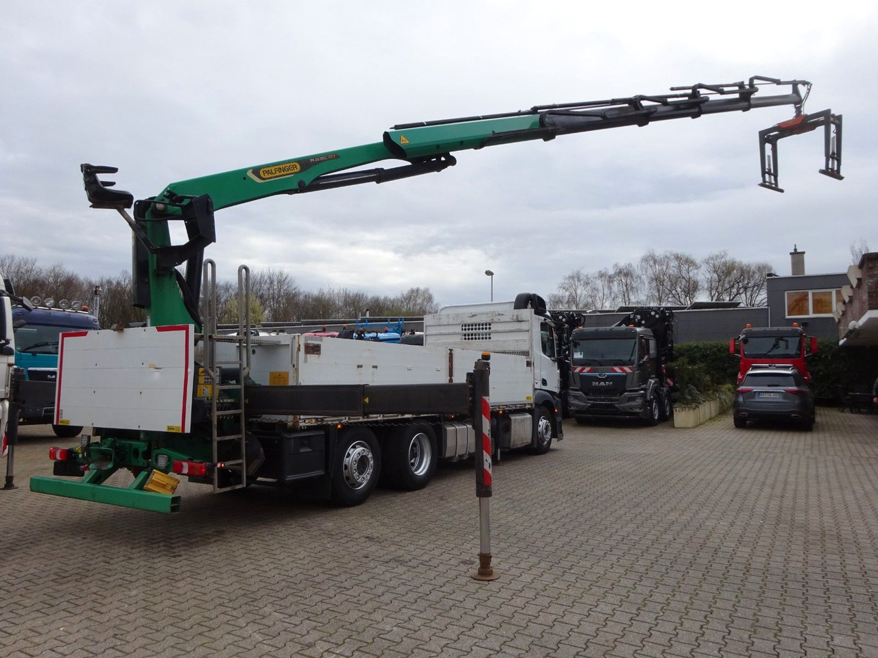 Mercedes-Benz 2543 Antos Baustoff +PK 26001 bis 20 m Auslage Mercedes-Benz 2543 Antos Baustoff +PK 26001 bis 20 m Auslage - Camion cu macara, Camion platformă: Foto 3 Mercedes-Benz 2543 Antos Baustoff +PK 26001 bis 20 m Auslage Mercedes-Benz 2543 Antos Baustoff +PK 26001 bis 20 m Auslage - Camion cu macara, Camion platformă: Foto 3
