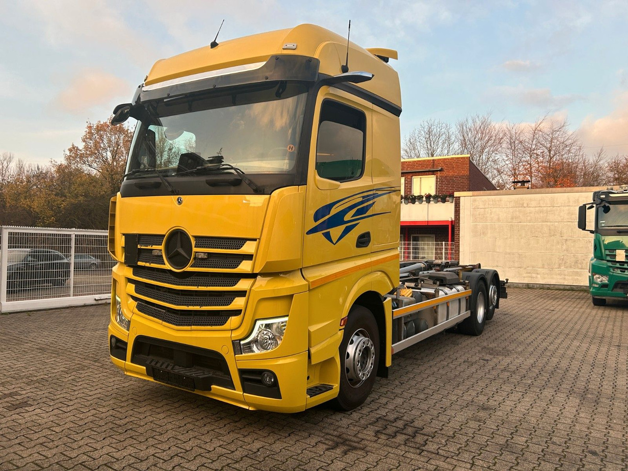 Mercedes-Benz 2545 Actros MEILLER Abroller 6x2 - Camion cu cârlig: Foto 1 Mercedes-Benz 2545 Actros MEILLER Abroller 6x2 - Camion cu cârlig: Foto 1