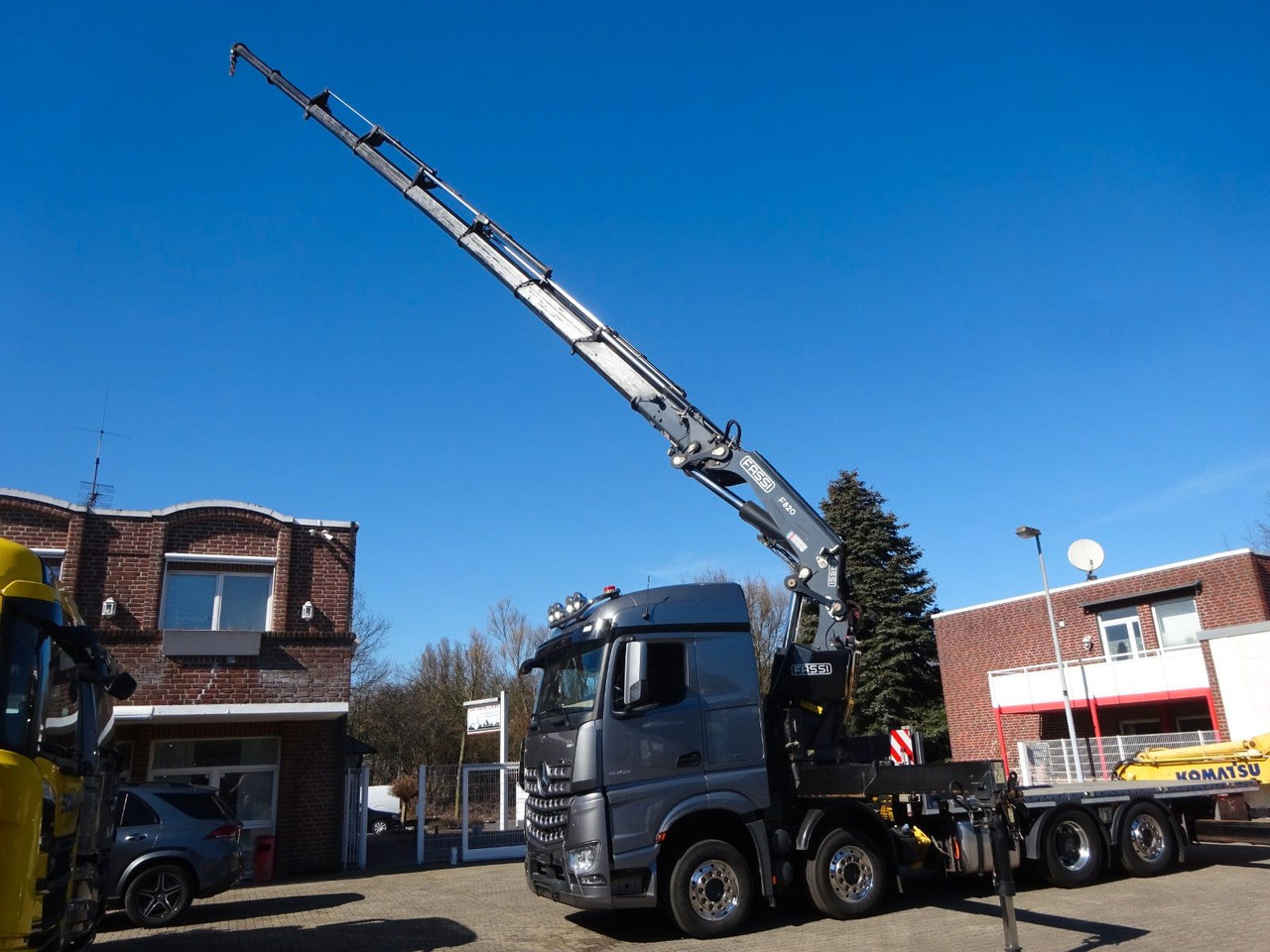 Mercedes-Benz 3453 Plattform + Fassi F820 Kran 8x2 Mercedes-Benz 3453 FASSI F820 Kran 8x Hydr. Ausschub - Camion cu macara, Camion platformă: Foto 5 Mercedes-Benz 3453 Plattform + Fassi F820 Kran 8x2 Mercedes-Benz 3453 FASSI F820 Kran 8x Hydr. Ausschub - Camion cu macara, Camion platformă: Foto 5