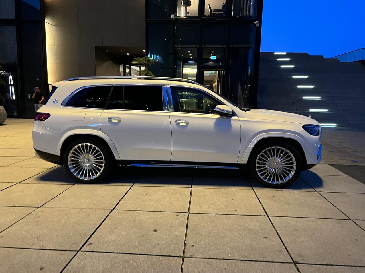 Mercedes-Benz GLS 600 Maybach 4Matic | 23 ZOLL | BURMESTER Mercedes-Benz GLS 600 Maybach 4Matic | 23 ZOLL | BURMESTER - SUV: Foto 4 Mercedes-Benz GLS 600 Maybach 4Matic | 23 ZOLL | BURMESTER Mercedes-Benz GLS 600 Maybach 4Matic | 23 ZOLL | BURMESTER - SUV: Foto 4