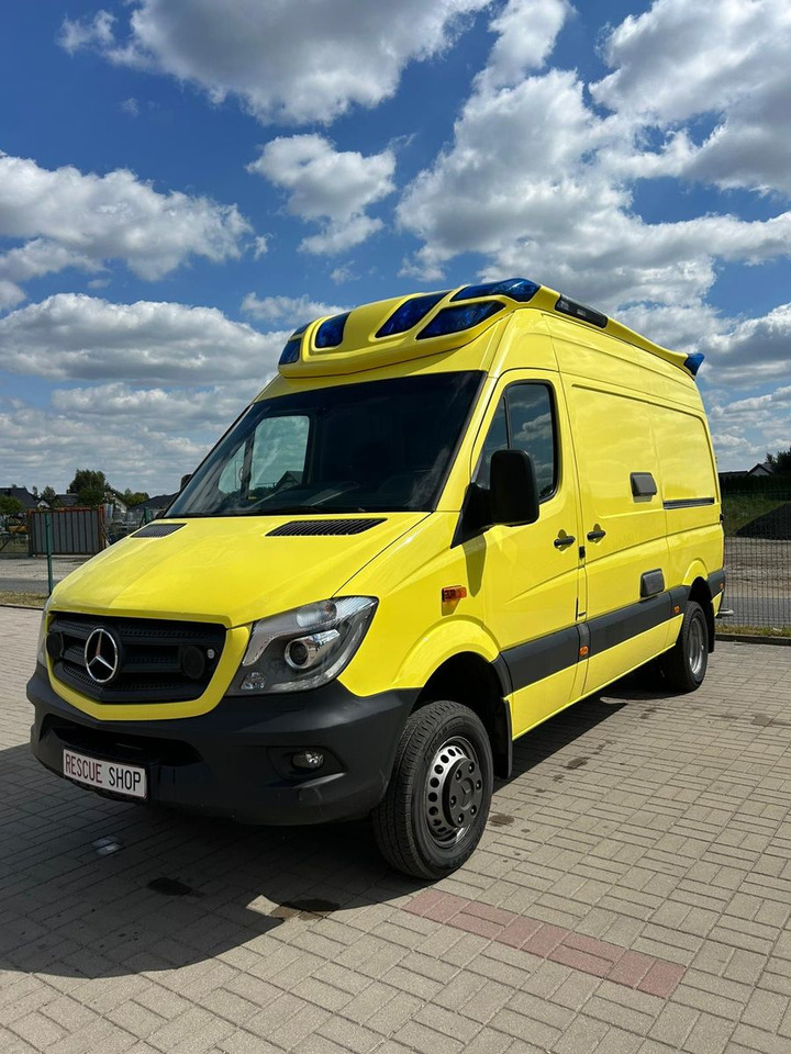 Mercedes-Benz Sprinter 519 CDI 4X4 **Ambulace** - Transport persoane: Foto 2 Mercedes-Benz Sprinter 519 CDI 4X4 **Ambulace** - Transport persoane: Foto 2