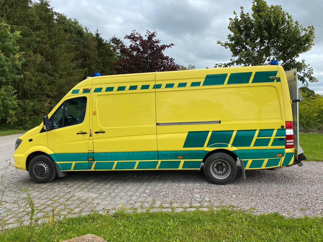 Mercedes-Benz Sprinter 519 CDI MAXI +Lift *20 000€ netto - Ambulanță: Foto 4 Mercedes-Benz Sprinter 519 CDI MAXI +Lift *20 000€ netto - Ambulanță: Foto 4