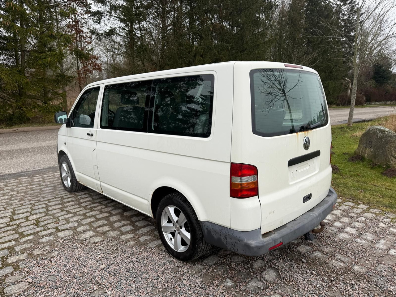 Volkswagen T5 Transporter 1.9 TDI *9 Sitze * 3900 € - Transport persoane: Foto 3 Volkswagen T5 Transporter 1.9 TDI *9 Sitze * 3900 € - Transport persoane: Foto 3