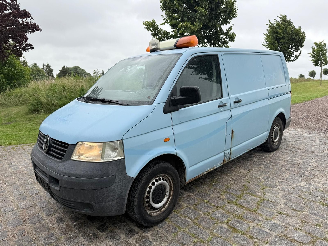 Volkswagen T5 Transporter 2.5 TDI 4Motion *Klima *4x4 - Autoutilitară compactă: Foto 2 Volkswagen T5 Transporter 2.5 TDI 4Motion *Klima *4x4 - Autoutilitară compactă: Foto 2