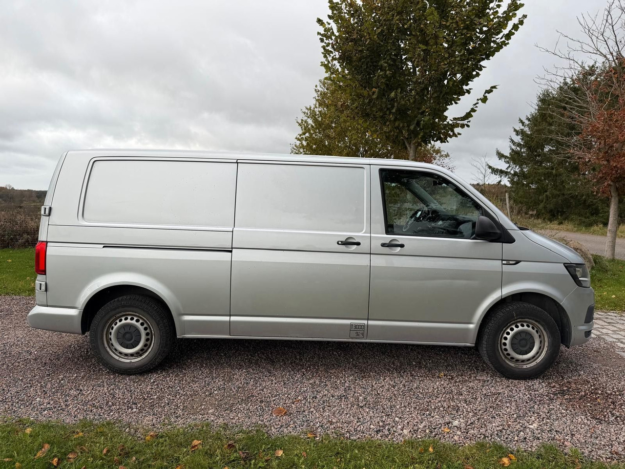 Volkswagen T6 Transporter Kasten lang - Transport persoane: Foto 5 Volkswagen T6 Transporter Kasten lang - Transport persoane: Foto 5