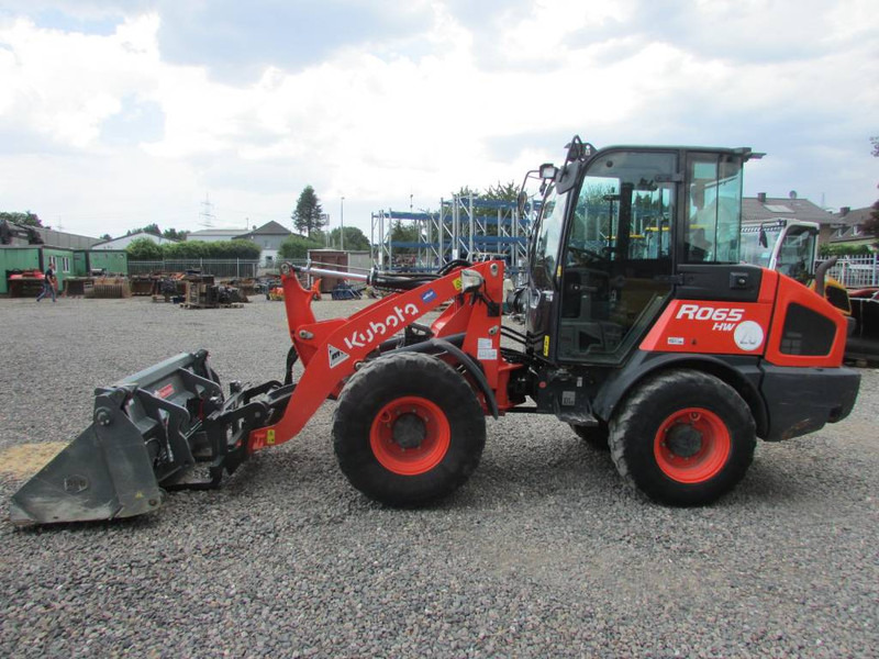Kubota R 065 Radlader 32.500 EUR - Încărcător frontal pe pneuri: Foto 1 Kubota R 065 Radlader 32.500 EUR - Încărcător frontal pe pneuri: Foto 1