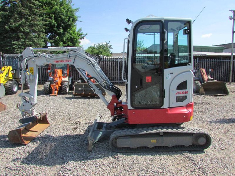 Takeuchi TB 325 R Minibagger 34.500 EUR - Mini excavator: Foto 1 Takeuchi TB 325 R Minibagger 34.500 EUR - Mini excavator: Foto 1