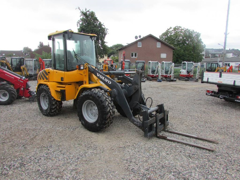 Volvo L 35 B-Z Radlader 16.000 EUR - Încărcător frontal pe pneuri: Foto 4 Volvo L 35 B-Z Radlader 16.000 EUR - Încărcător frontal pe pneuri: Foto 4