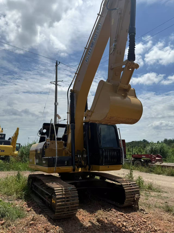 CAT 320D2 - Excavator pe şenile: Foto 3 CAT 320D2 - Excavator pe şenile: Foto 3