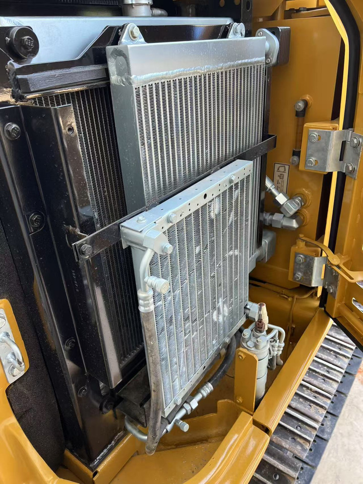 CATERPILLAR 305.5E2 - Mini excavator: Foto 4 CATERPILLAR 305.5E2 - Mini excavator: Foto 4