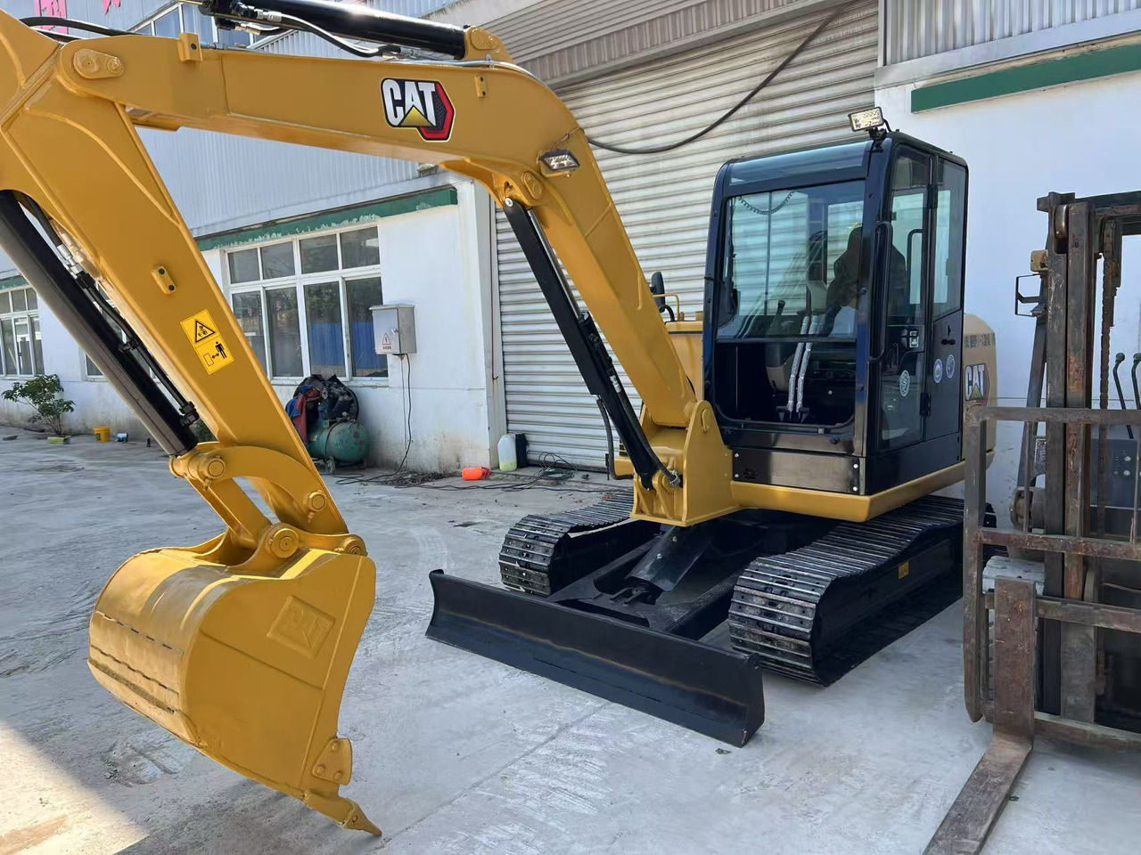 CATERPILLAR 305.5E2 - Mini excavator: Foto 3 CATERPILLAR 305.5E2 - Mini excavator: Foto 3