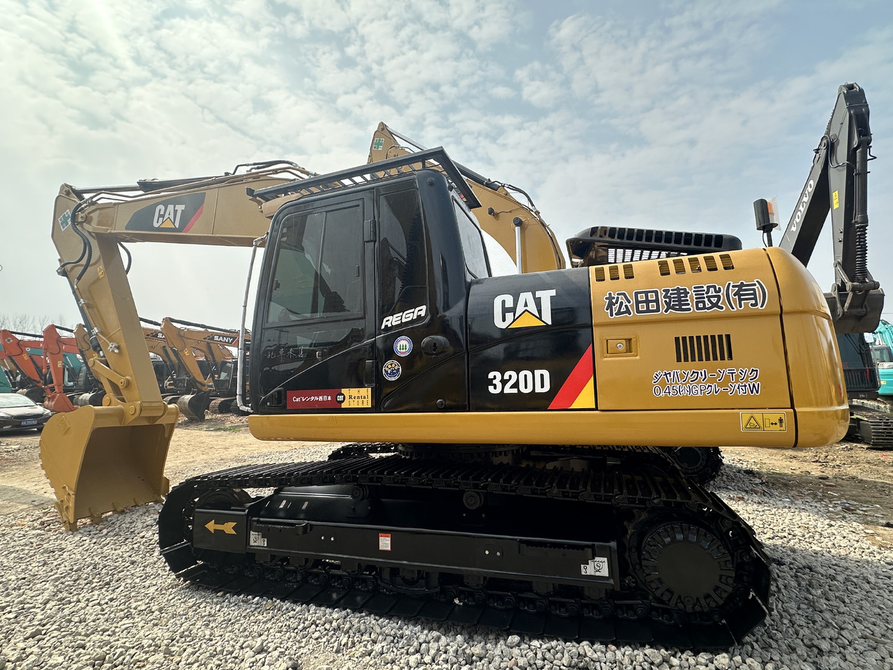 CATERPILLAR 320D2 - Excavator pe şenile: Foto 1 CATERPILLAR 320D2 - Excavator pe şenile: Foto 1