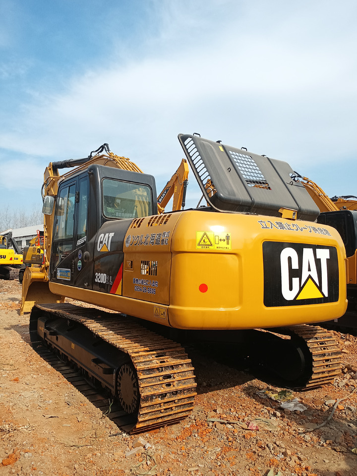 CATERPILLAR 320D2L - Excavator pe şenile: Foto 4 CATERPILLAR 320D2L - Excavator pe şenile: Foto 4