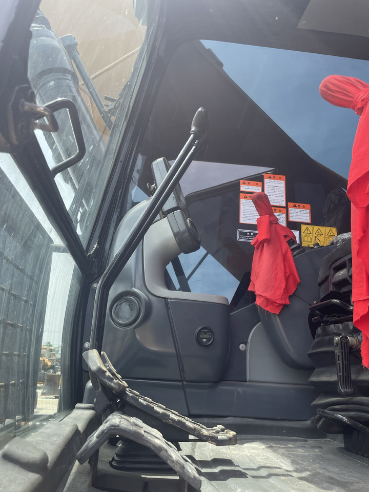 CATERPILLAR 330D2 - Excavator pe şenile: Foto 4 CATERPILLAR 330D2 - Excavator pe şenile: Foto 4