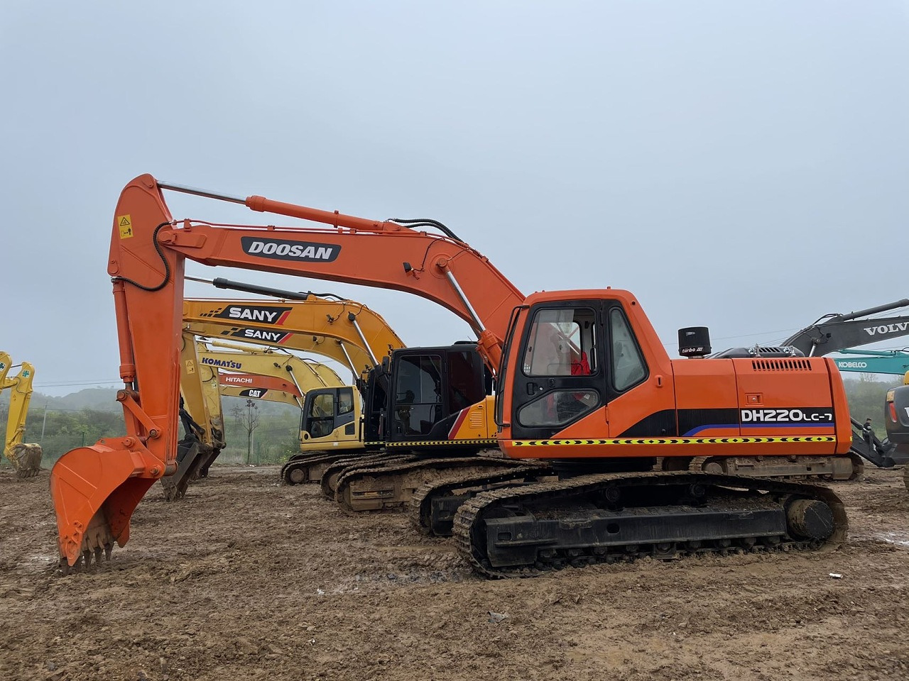 DOOSAN DH220 - Excavator pe şenile: Foto 1 DOOSAN DH220 - Excavator pe şenile: Foto 1