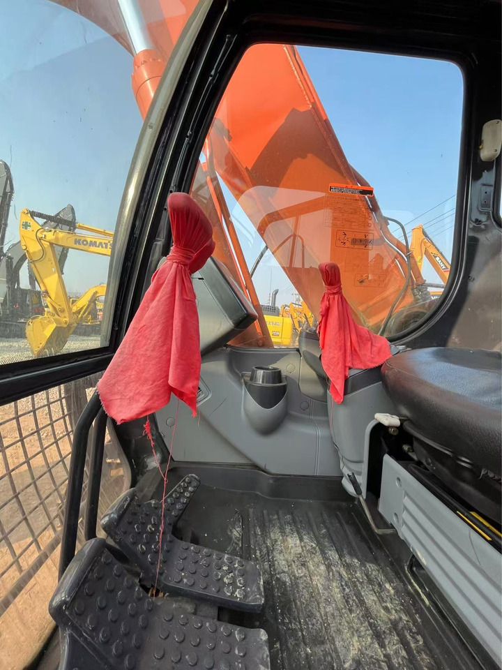 Excavator pe şenile HITACHI ZX160: Foto 7 Excavator pe şenile HITACHI ZX160: Foto 7