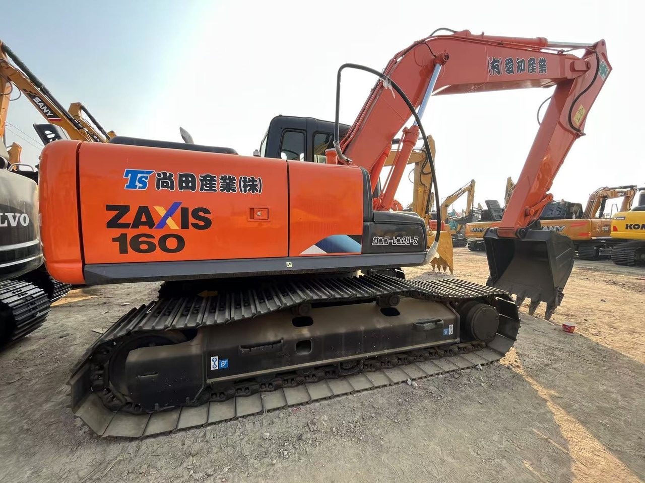 HITACHI ZX160 - Excavator pe şenile: Foto 1 HITACHI ZX160 - Excavator pe şenile: Foto 1