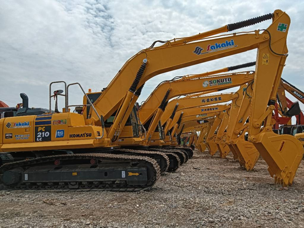 Komatsu PC 210-8 - Excavator pe şenile: Foto 1 Komatsu PC 210-8 - Excavator pe şenile: Foto 1