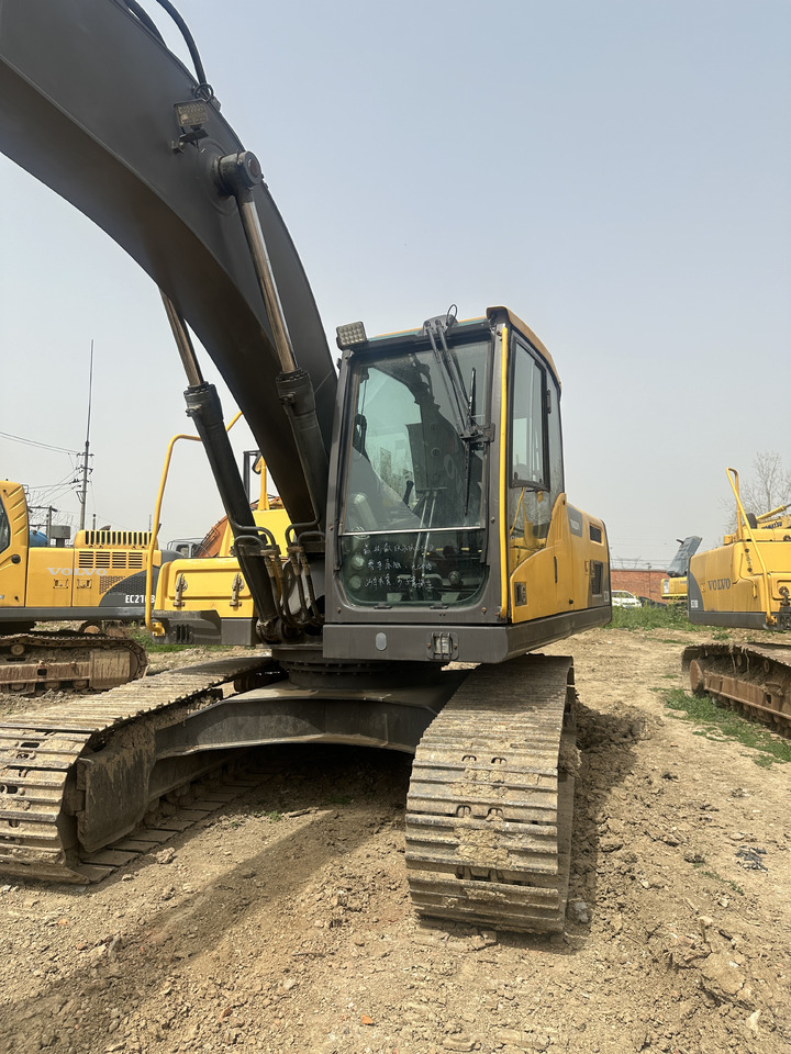 VOLVO EC220D - Excavator pe şenile: Foto 2 VOLVO EC220D - Excavator pe şenile: Foto 2