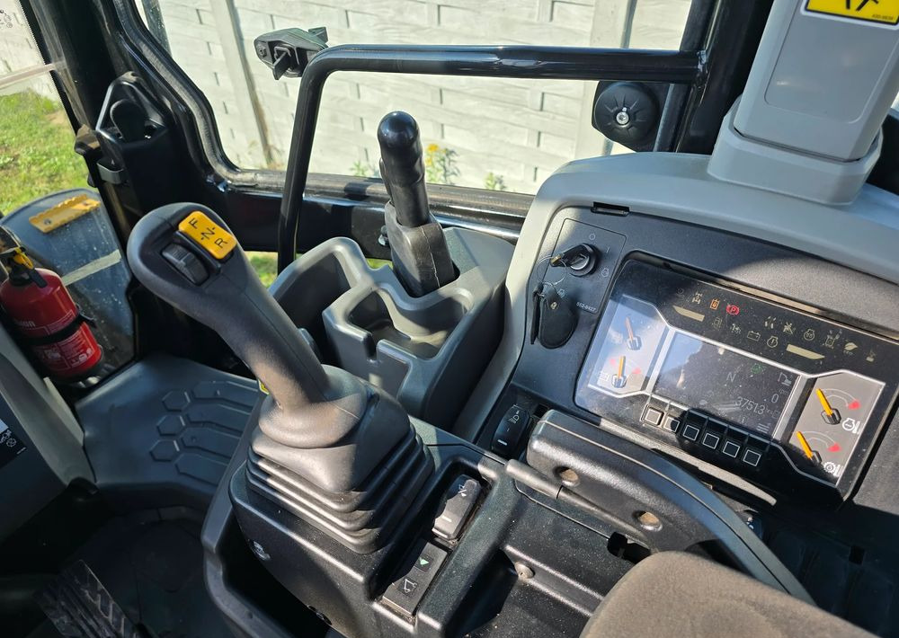 Caterpillar - Buldoexcavator: Foto 5 Caterpillar - Buldoexcavator: Foto 5