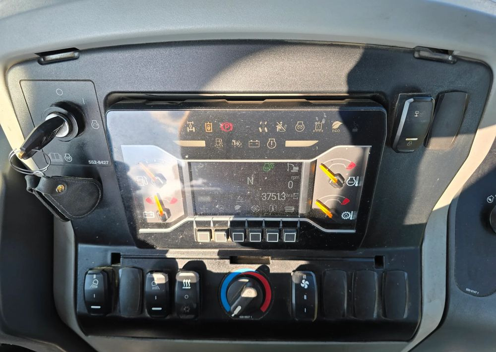 Caterpillar - Buldoexcavator: Foto 4 Caterpillar - Buldoexcavator: Foto 4