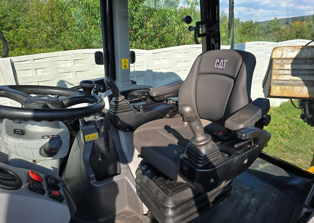 Caterpillar - Buldoexcavator: Foto 3 Caterpillar - Buldoexcavator: Foto 3