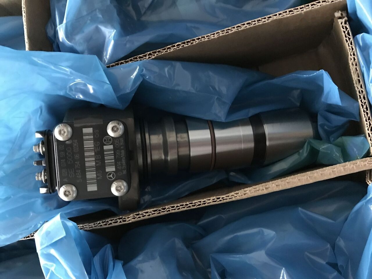 Bosch 028745902 Mercedes-Benz AXOR-ATEGO-ACTROS MERCEDES truck - Pompă de combustibil pentru Camion: Foto 2 Bosch 028745902 Mercedes-Benz AXOR-ATEGO-ACTROS MERCEDES truck - Pompă de combustibil pentru Camion: Foto 2