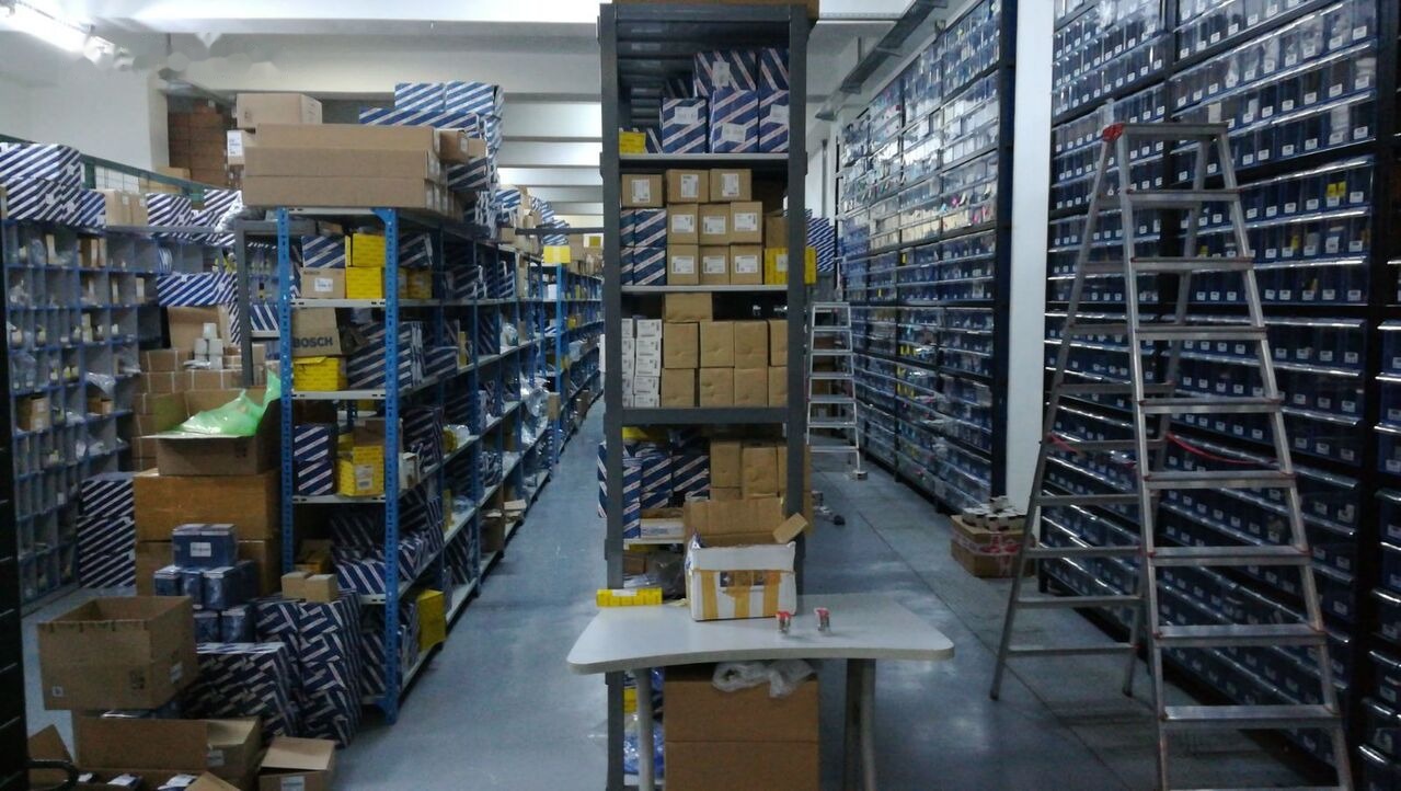 Bosch 2018 0060175121 Mercedes-Benz AXOR-ATEGO-ACTROS MERCEDES - Injector pentru Camion: Foto 2 Bosch 2018 0060175121 Mercedes-Benz AXOR-ATEGO-ACTROS MERCEDES - Injector pentru Camion: Foto 2