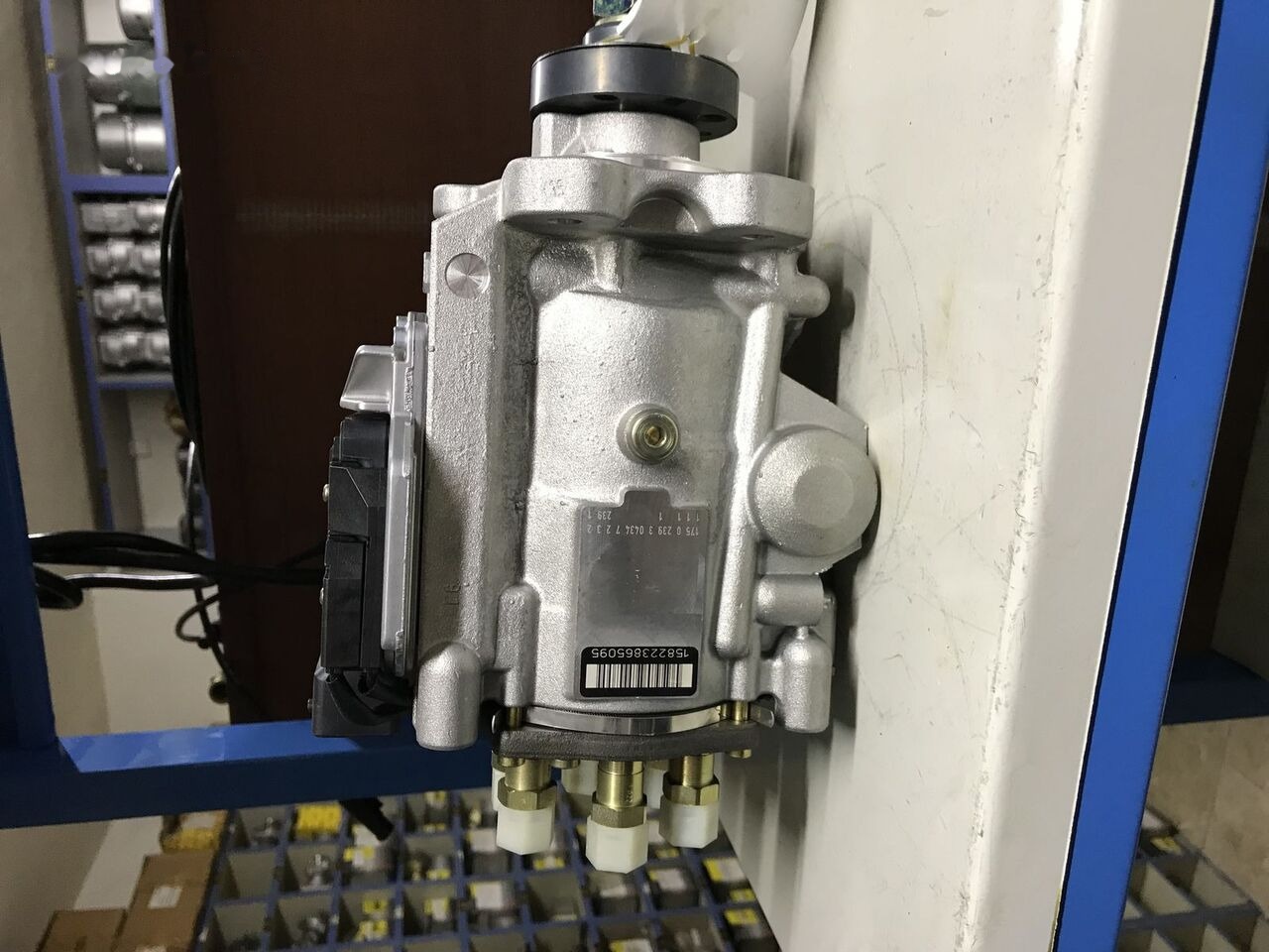 Bosch 2018 51965010612 MAN - Pompă de combustibil pentru Camion: Foto 3 Bosch 2018 51965010612 MAN - Pompă de combustibil pentru Camion: Foto 3