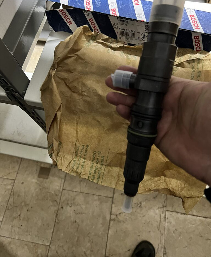Bosch Euro 6 0445120385 Bosch Mercedes Euro 6 - Injector pentru Camion: Foto 2 Bosch Euro 6 0445120385 Bosch Mercedes Euro 6 - Injector pentru Camion: Foto 2
