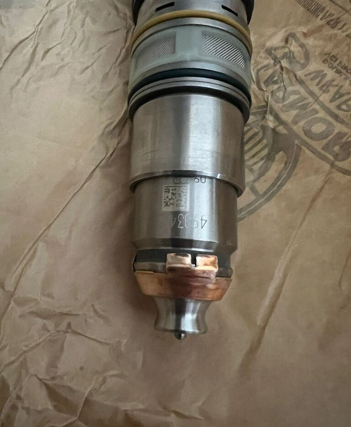 Scania 2005-2024 1764364 Scania 2010-2024 truck - Injector pentru Camion: Foto 2 Scania 2005-2024 1764364 Scania 2010-2024 truck - Injector pentru Camion: Foto 2