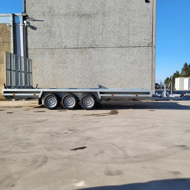 HULCO TERRAX-3 - Remorcă transport agabaritic: Foto 2 HULCO TERRAX-3 - Remorcă transport agabaritic: Foto 2