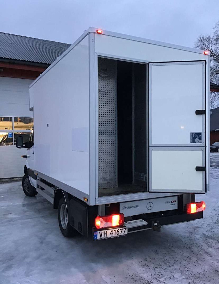2012 Mercedes-Benz Sprinter EU-GODKJENT SVÆRT LAV KM! - Camion furgon: Foto 4 2012 Mercedes-Benz Sprinter EU-GODKJENT SVÆRT LAV KM! - Camion furgon: Foto 4
