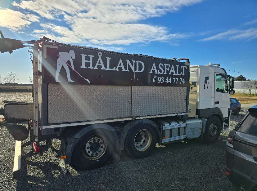 2015 Volvo FM 370 EU-GODKJENT - Maşină de asfaltat: Foto 3 2015 Volvo FM 370 EU-GODKJENT - Maşină de asfaltat: Foto 3