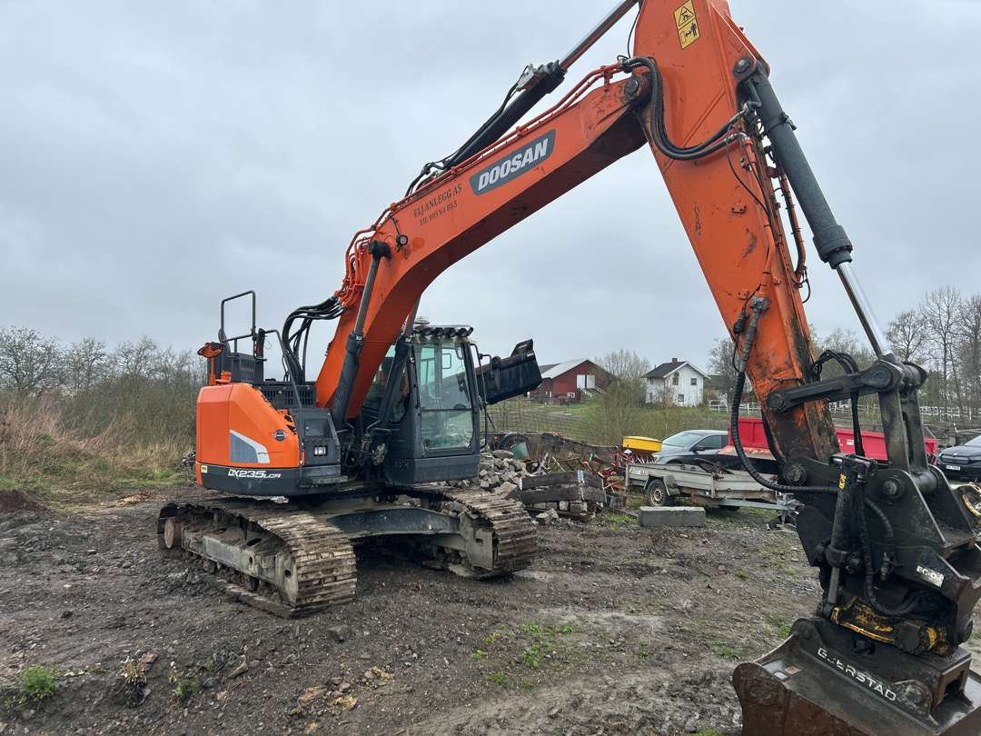 2018 Beltegraver 24 tonn Doosan DX 235LCR S 70-feste - Excavator: Foto 2 2018 Beltegraver 24 tonn Doosan DX 235LCR S 70-feste - Excavator: Foto 2