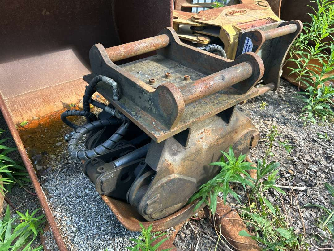 Klype til graver S60 feste - Ataşament pentru Utilaje constructii: Foto 2 Klype til graver S60 feste - Ataşament pentru Utilaje constructii: Foto 2