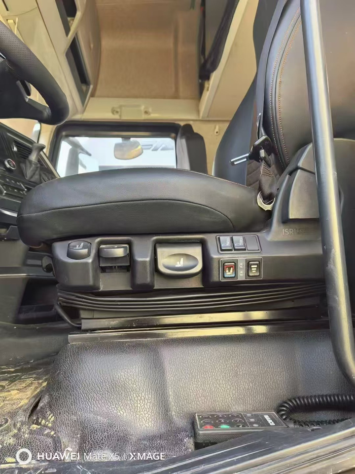 FAW J7 - Cap tractor: Foto 4 FAW J7 - Cap tractor: Foto 4