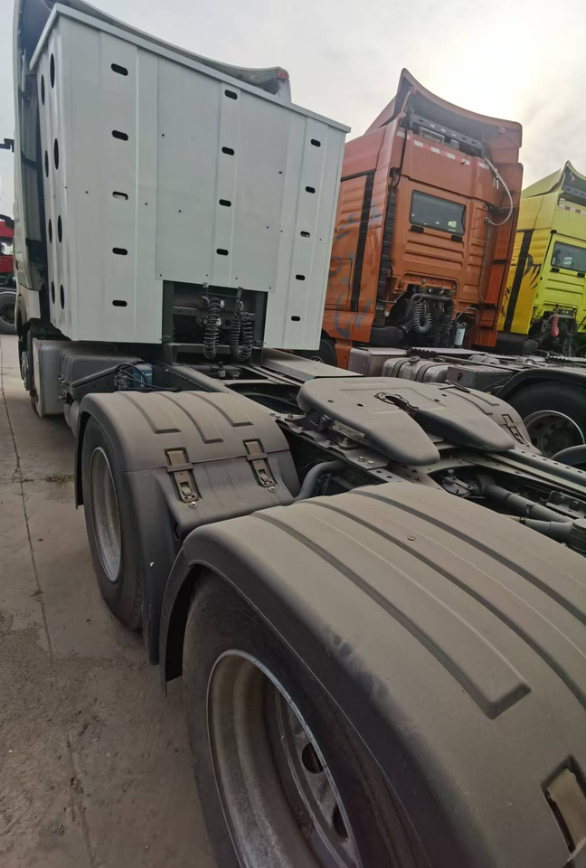HOWO - Cap tractor: Foto 5 HOWO - Cap tractor: Foto 5