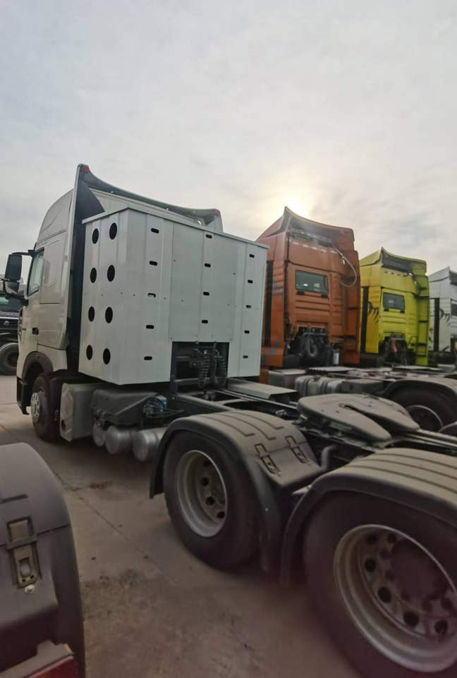 HOWO - Cap tractor: Foto 4 HOWO - Cap tractor: Foto 4