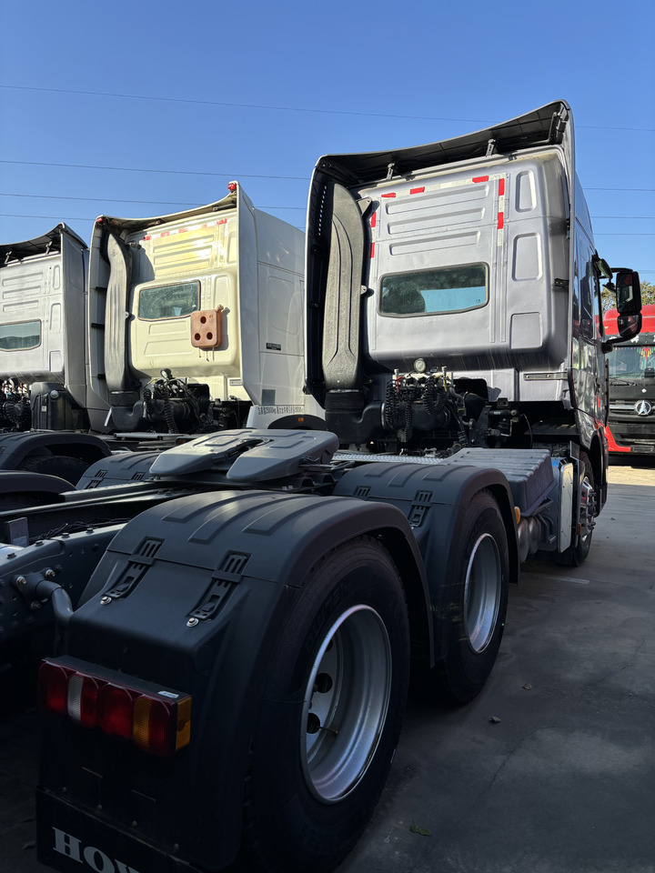 HOWO T7H - Cap tractor: Foto 5 HOWO T7H - Cap tractor: Foto 5