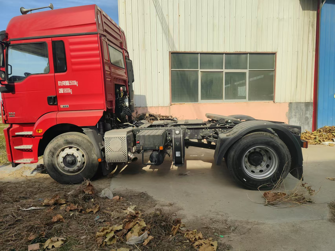 SHACMAN M3000 - Cap tractor: Foto 3 SHACMAN M3000 - Cap tractor: Foto 3